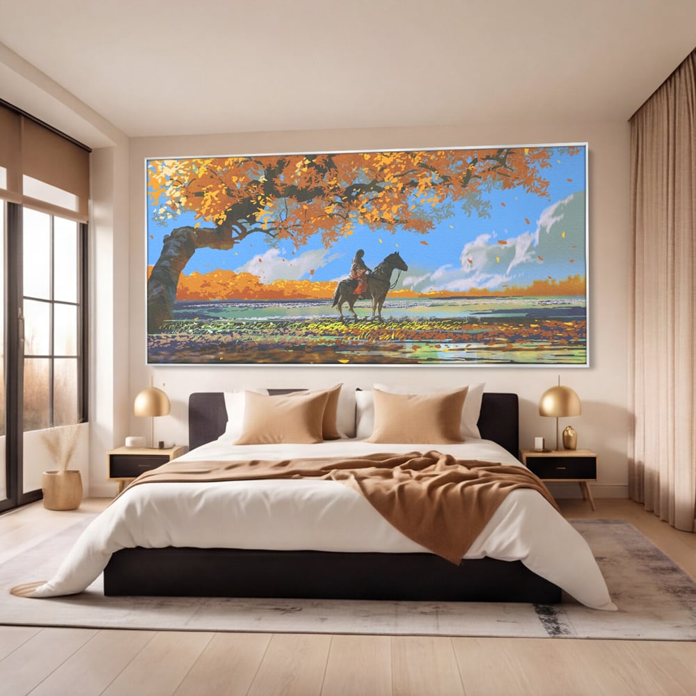 Tablou canvas cu tablou canvas cu fata pe cal, in rama de aluminiu argintiu, pe perete intr-un dormitor